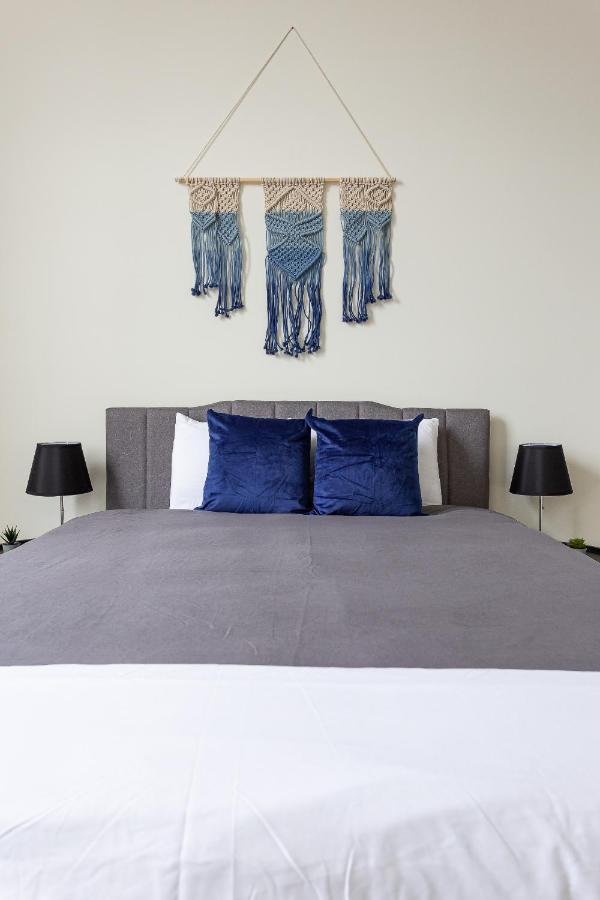 Frontdesk I River Place Apts Rivertown Detroit Apartment ห้อง รูปภาพ